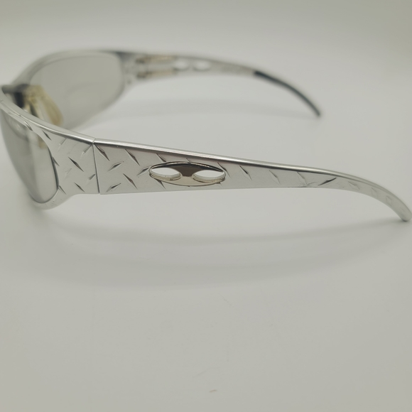 ICICLES Baggers Motorcycle Sunglasses with Diamond Chrome Frame - Picture 3 of 6